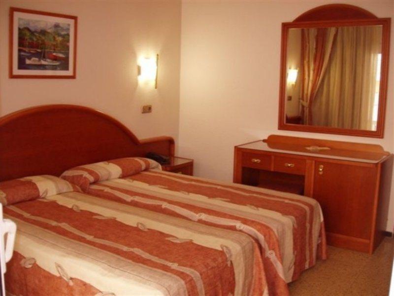Helios Lloret 4*